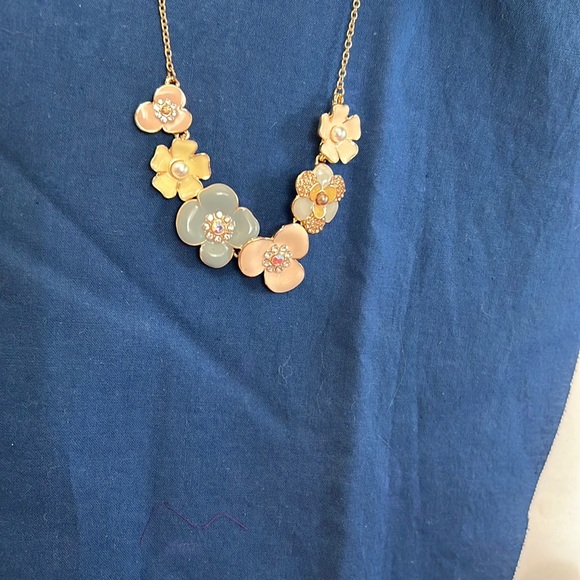 LC Lauren Conrad Jewelry - Lauren Conrad very pretty Spring, Summer necklace, 19 1/2” long w/3 1” spacers.